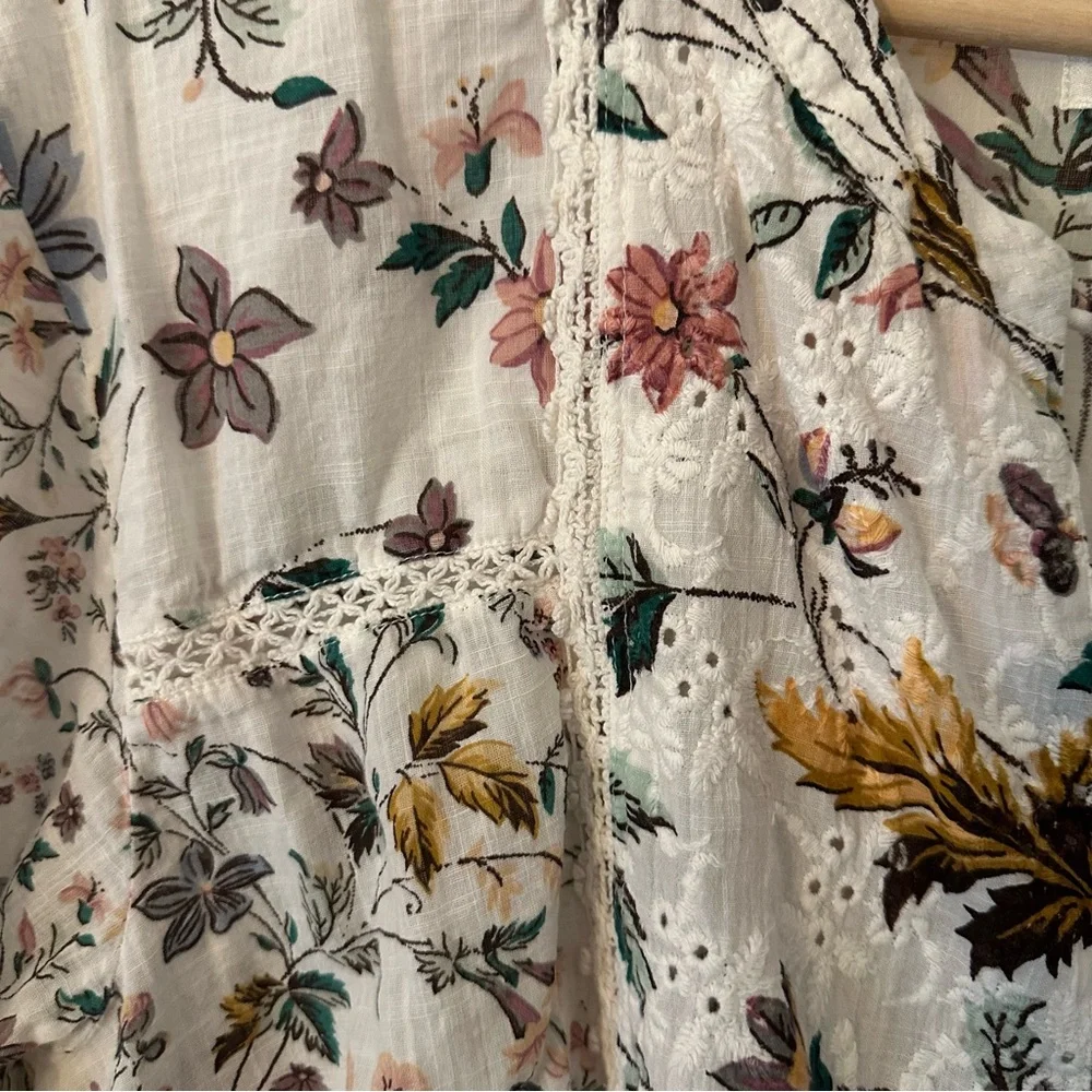 ⭐️ Anthropologie Floral Blouse in Cream and Multicolor - Picture 3 of 8